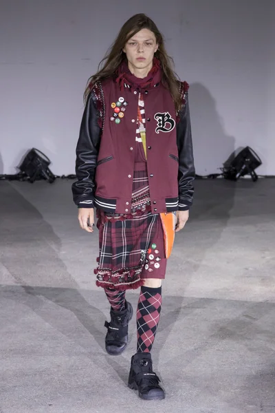 Look 18